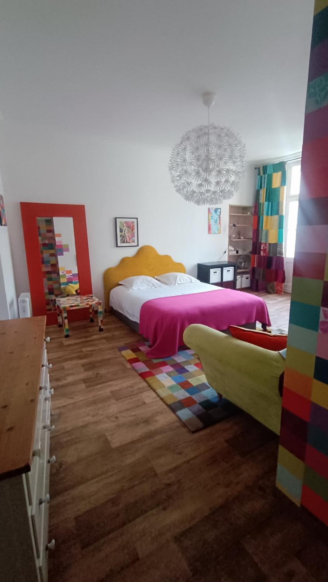Buky Palace Habitación en casa particular Pons